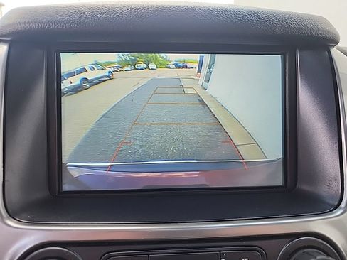 Used 2018 Chevrolet Suburban Premier AWD/4WD image 17