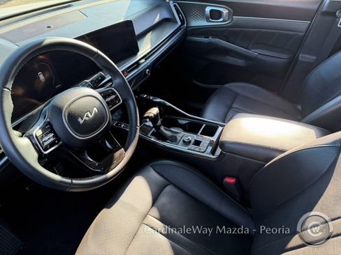 Used 2025 Kia Sorento SX FWD image 10