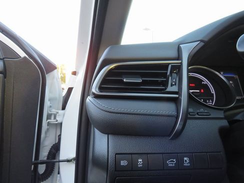 Certified 2023 Toyota Camry SE image 33