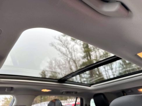 Used 2024 Toyota Highlander Platinum image 16