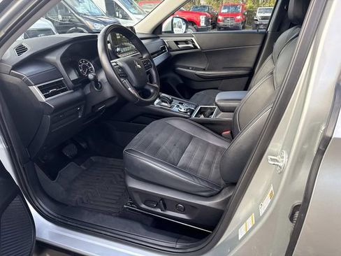 Used 2024 Mitsubishi Outlander SE image 21
