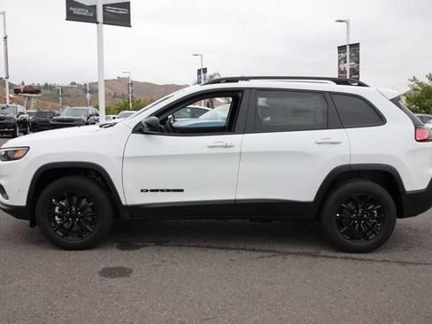 New 2023 Jeep Cherokee Altitude Lux image 7