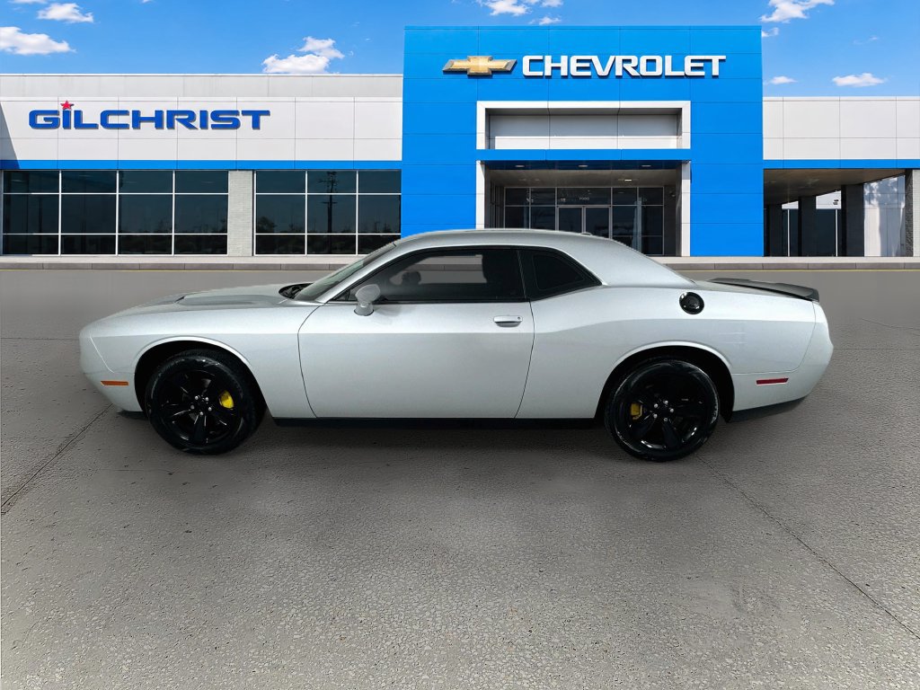 Used 2023 Dodge Challenger SXT RWD image 5