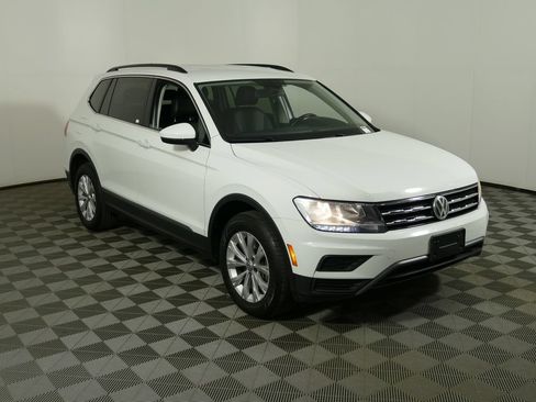 Used 2018 Volkswagen Tiguan SE AWD/4WD image 1