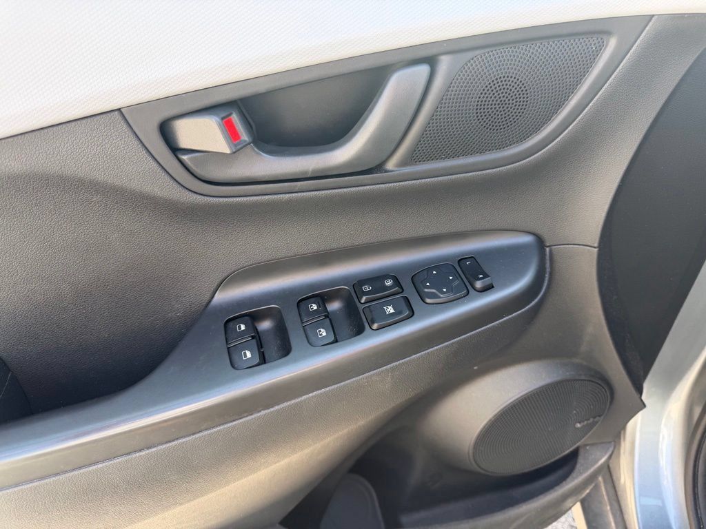 Used 2021 Hyundai Kona SEL Plus w/ Cargo Package FWD image 22