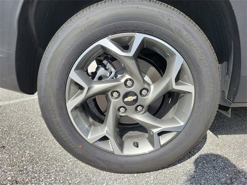 Used 2026 Chevrolet Trax LT w/ Driver Confidence Package image 6