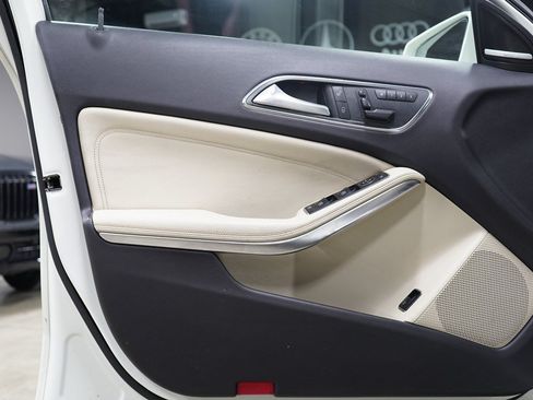 Used 2017 Mercedes-Benz GLA 250 image 9