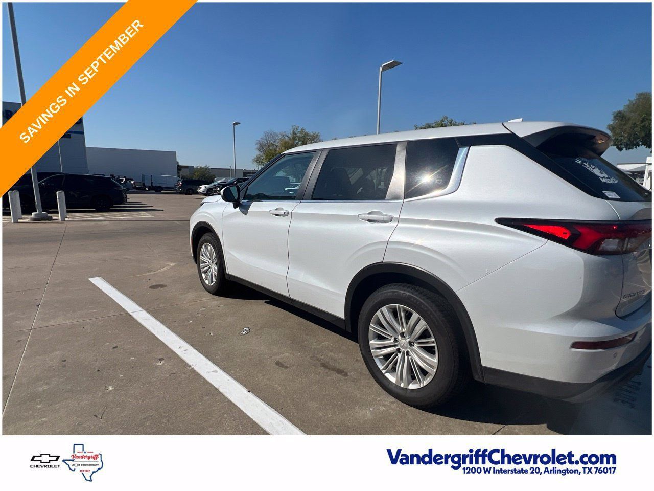 Used 2024 Mitsubishi Outlander ES FWD image 11