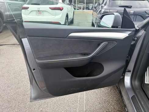 Used 2025 Tesla Model Y Performance AWD/4WD image 8