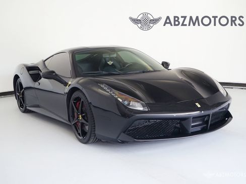 Used 2017 Ferrari 488 GTB image 1