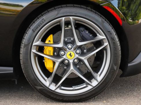 Certified 2025 Ferrari Roma Spider RWD image 64