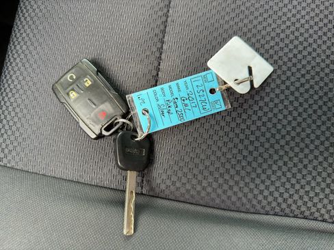 Used 2017 GMC Sierra 2500 SLE image 2