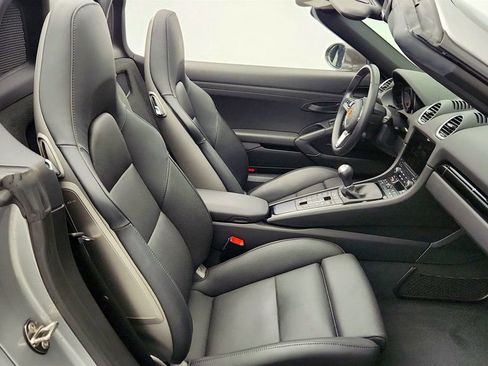 Used 2022 Porsche 718 Boxster T Roadster with Adaptive Sport image 23