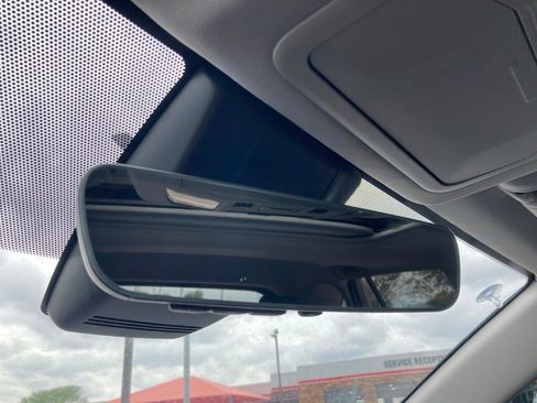 Used 2025 Toyota RAV4 Limited image 26