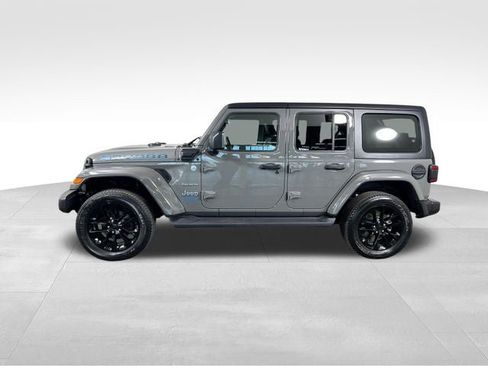 Used 2021 Jeep Wrangler Unlimited Sahara w/ Cold Weather Group AWD/4WD image 3