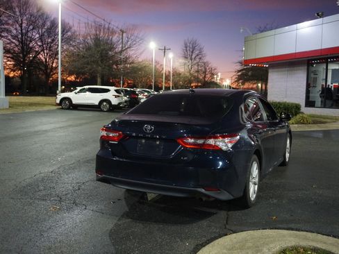 Used 2019 Toyota Camry LE image 4