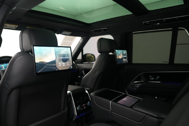 Used 2023 Land Rover Range Rover Autobiography AWD/4WD image 17