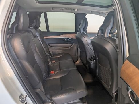 Used 2021 Volvo XC90 T6 Momentum w/ Climate Package image 28