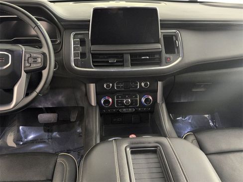 Certified 2024 GMC Yukon XL SLT image 18