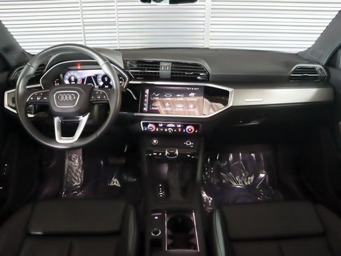 Used 2023 Audi Q3 2.0T Premium w/ Black Optic Sport Package AWD/4WD image 7