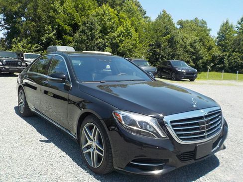 Used 2017 Mercedes-Benz S 550 4MATIC Sedan image 7
