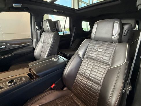Used 2023 Cadillac Escalade Sport Platinum w/ Heavy-Duty Trailer Package AWD/4WD image 22