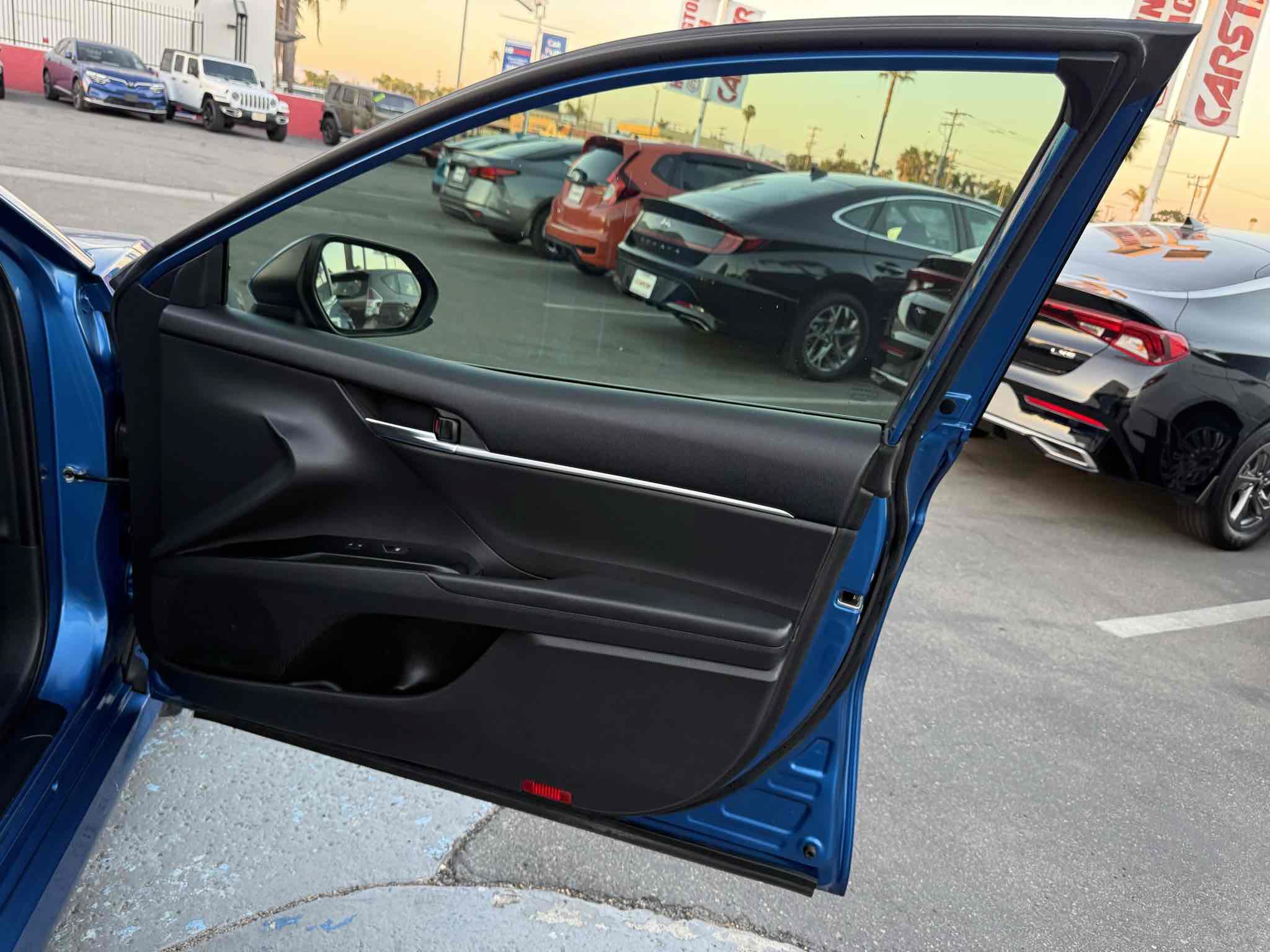 Used 2020 Toyota Camry LE w/ Carpet Mat Package FWD image 46