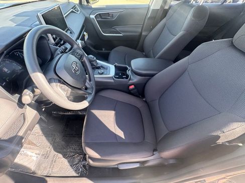 Used 2025 Toyota RAV4 LE image 17