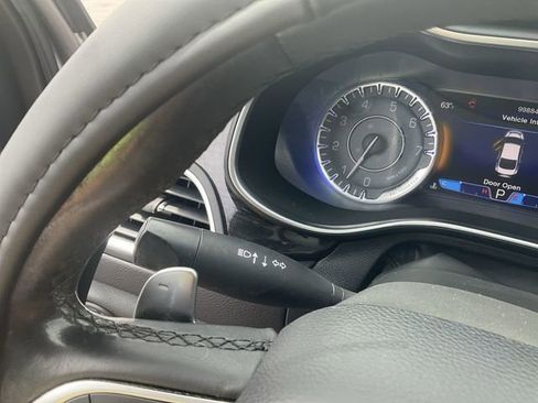 Used 2015 Chrysler 200 C w/ Navigation & Sound Group I image 21