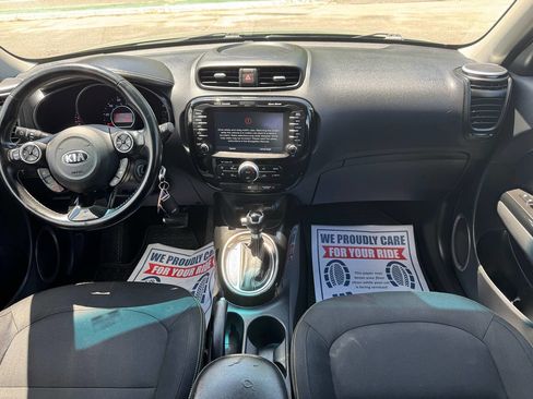 Used 2014 Kia Soul + w/ Audio Package FWD image 19
