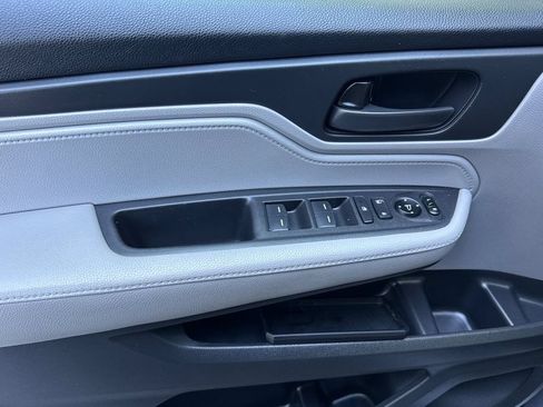 Used 2018 Honda Odyssey EX image 10