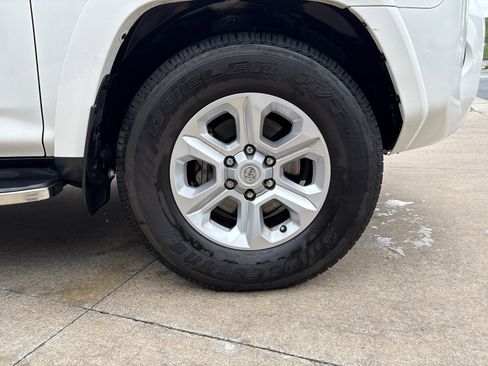 Used 2023 Toyota 4Runner SR5 Premium w/ Moonroof Package RWD image 12