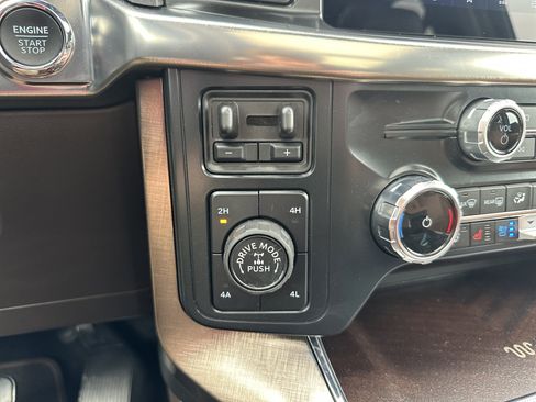 Used 2025 Ford F150 King Ranch AWD/4WD image 31