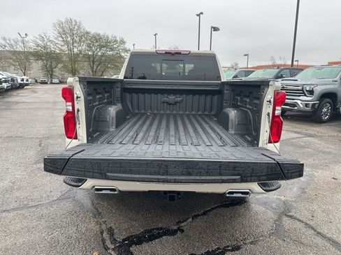New 2026 Chevrolet Silverado 1500 High Country w/ LPO, Dark Essentials Package image 30