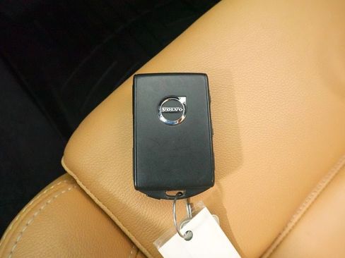 Used 2019 Volvo XC40 T5 Momentum AWD/4WD image 22