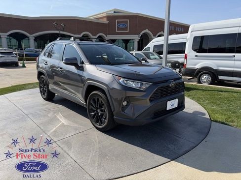 Used 2020 Toyota RAV4 XLE Premium image 1