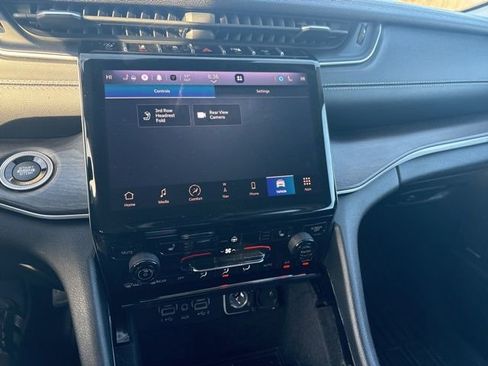 Used 2022 Jeep Grand Cherokee L Limited image 26