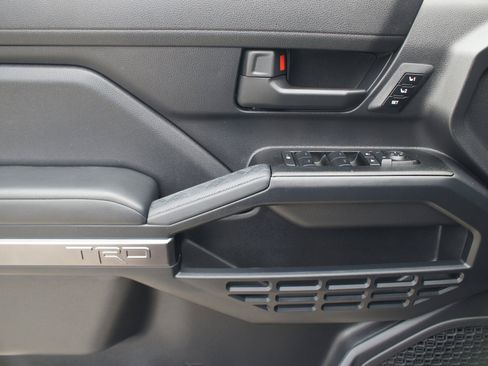 Certified 2025 Toyota 4Runner TRD Off-Road Premium w/ Tow Technology Package image 28