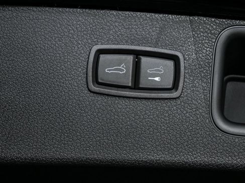 New 2026 Porsche Macan image 32