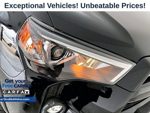 Used 2023 Toyota 4Runner SR5 AWD/4WD image 31