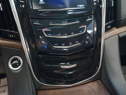 Used 2016 Cadillac Escalade Luxury AWD/4WD image 42