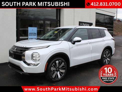 New 2026 Mitsubishi Outlander SE image 2