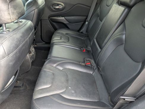 Used 2021 Jeep Cherokee Latitude Lux w/ Trailer Tow Group AWD/4WD image 7