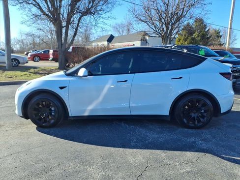 Used 2021 Tesla Model Y Long Range image 5