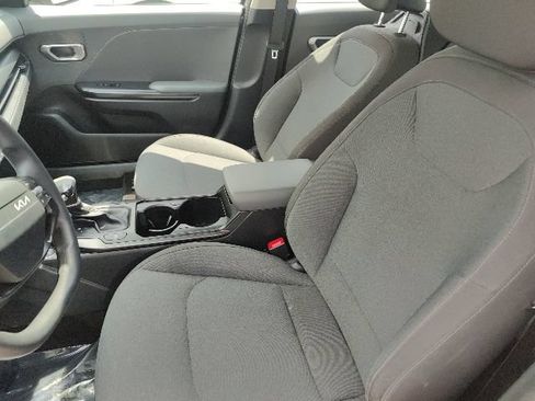 Used 2025 Kia K4 FWD image 18