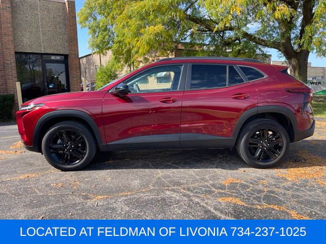 Used 2024 Chevrolet Trax ACTIV w/ Driver Confidence Package FWD image 2