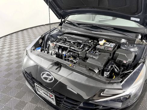 Used 2022 Hyundai Elantra SE FWD image 20