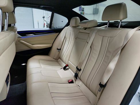 Used 2017 BMW 530i image 25