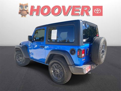 Used 2024 Jeep Wrangler Sport S image 5