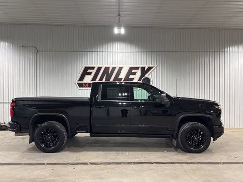 Used 2025 Chevrolet Silverado 2500 High Country w/ Midnight Edition AWD/4WD image 2